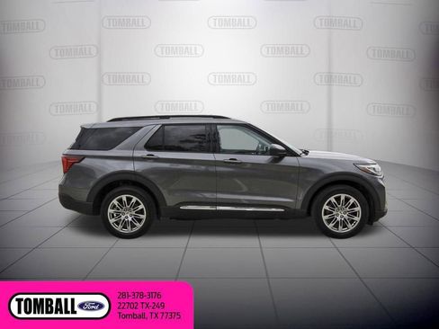 Used 2025 Ford Explorer Active w/ Active Comfort Package image 8
