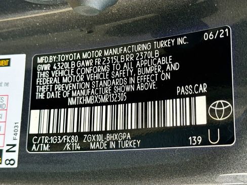 Used 2021 Toyota C-HR XLE image 39