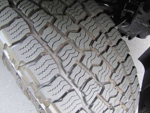 Used 2012 Chevrolet Suburban LT w/ Suspension Package, Off-Road AWD/4WD image 27