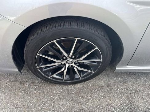 Used 2024 Toyota Camry SE image 11