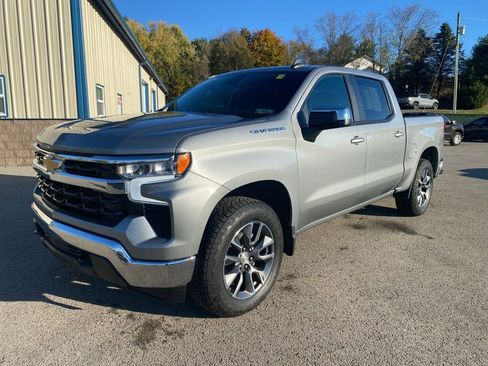 Used 2024 Chevrolet Silverado 1500 LT image 7