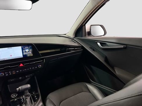Certified 2023 Kia Niro EX FWD image 24