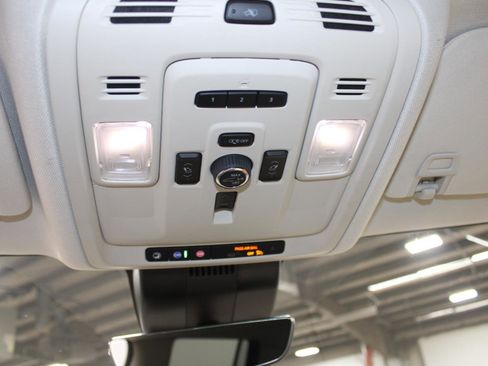 Used 2024 GMC Yukon XL Denali w/ Advanced Technology Package image 42