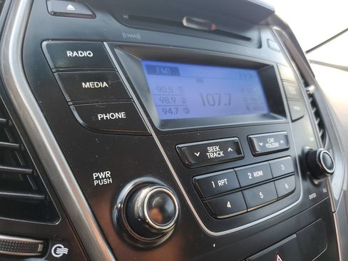 Used 2014 Hyundai Santa Fe Sport FWD image 21