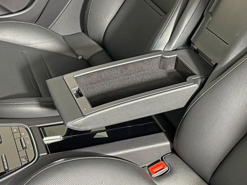 Used 2018 Porsche Panamera 4S image 38