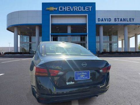 Used 2025 Nissan Altima 2.5 SV FWD image 7