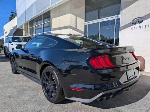 Used 2018 Ford Mustang GT Premium w/ Black Accent Package RWD image 4