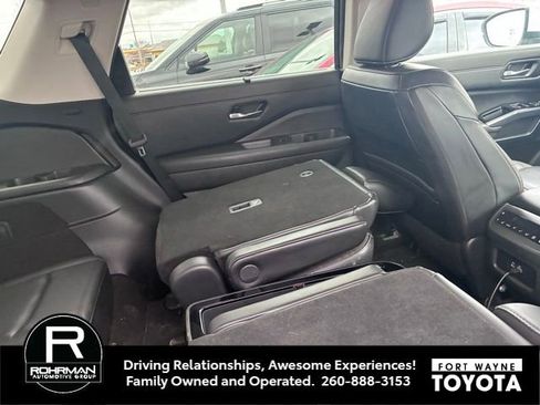 Used 2024 Nissan Pathfinder SL w/ SL Premium Package image 6