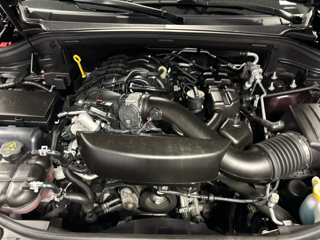 Used 2025 Dodge Durango GT AWD/4WD image 28