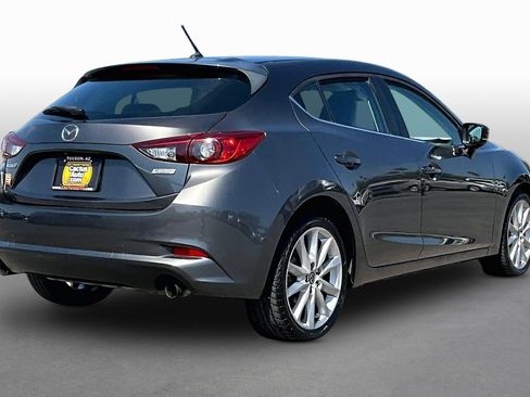 Used 2017 MAZDA MAZDA3 Touring FWD image 2