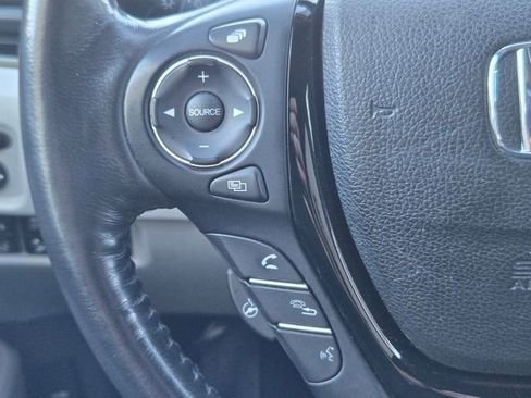 Used 2018 Honda Ridgeline RTL-E image 25