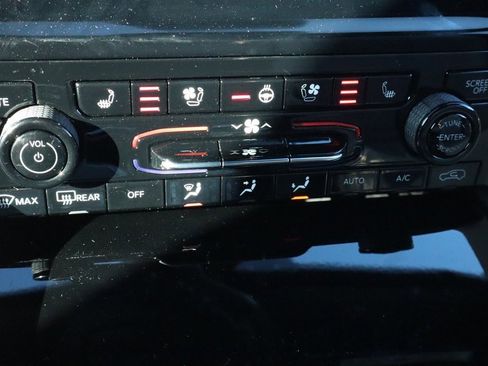 New 2025 Jeep Grand Cherokee Limited w/ Luxury Tech Group II image 6