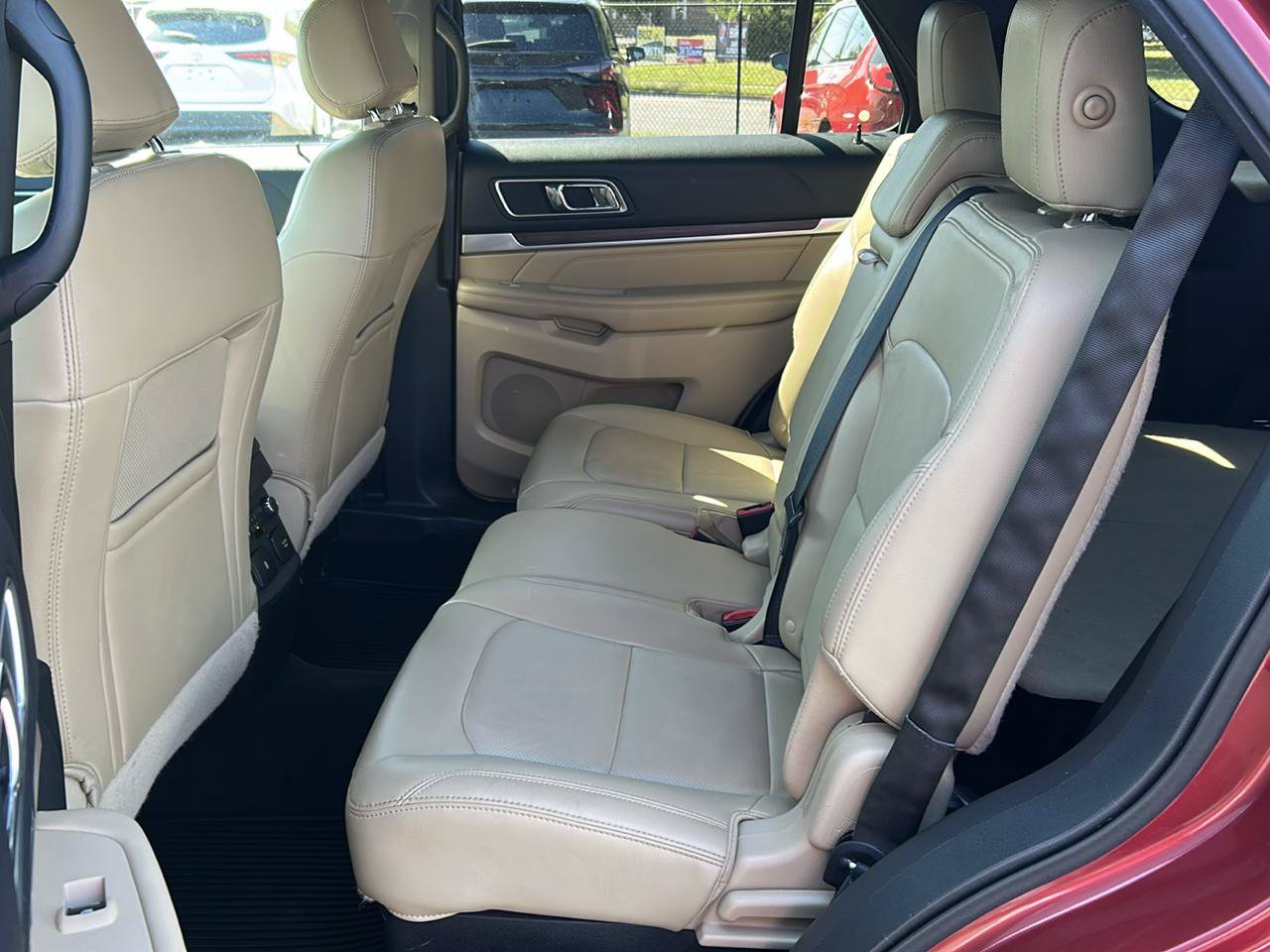 Used 2016 Ford Explorer Limited FWD image 11