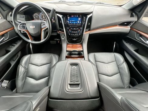 Used 2015 Cadillac Escalade Luxury AWD/4WD image 15