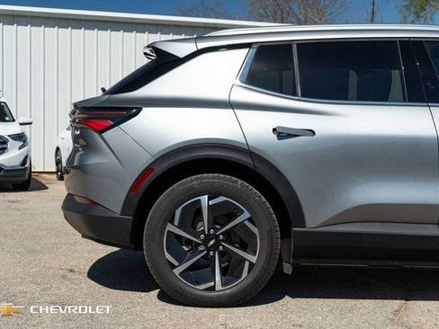 New 2026 Chevrolet Equinox EV LT image 5