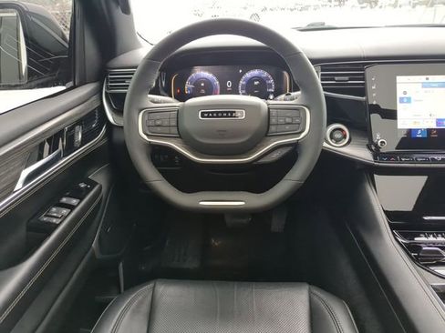 Used 2023 Jeep Wagoneer Series II w/ Premium Group I image 13