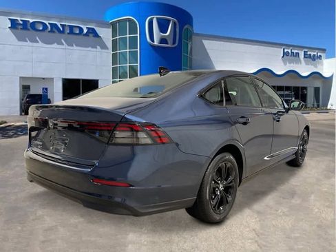 New 2025 Honda Accord SE image 5