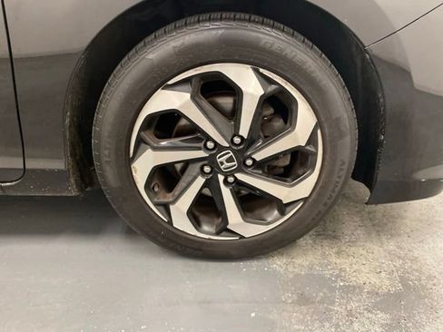 Used 2016 Honda Accord EX image 31