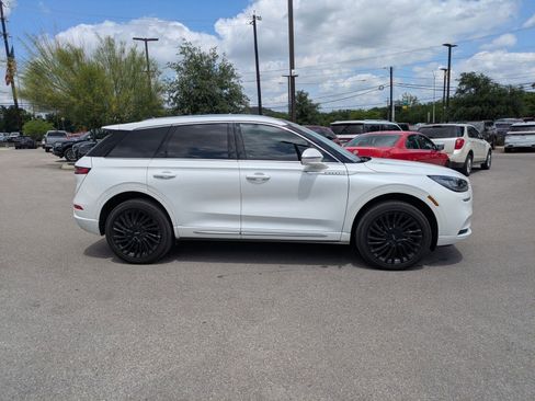 Used 2022 Lincoln Corsair Reserve w/ Luxury Package image 2