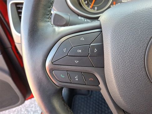 Used 2019 Jeep Cherokee Trailhawk image 22