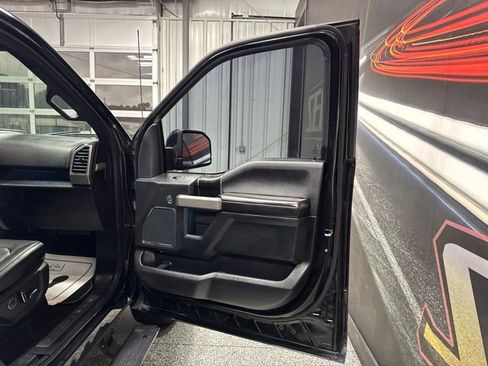 Used 2018 Ford F150 Platinum w/ Equipment Group 701A Luxury AWD/4WD image 29