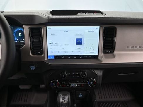 Used 2025 Ford Bronco Outer Banks AWD/4WD image 7