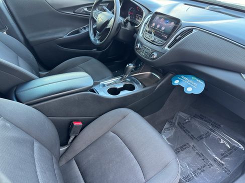 Used 2019 Chevrolet Malibu LT FWD image 22