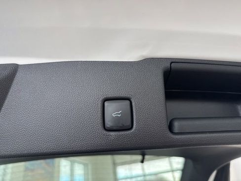 Certified 2023 Ford Escape Active AWD/4WD image 8