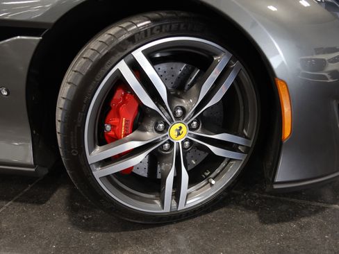 Used 2020 Ferrari Portofino RWD image 14