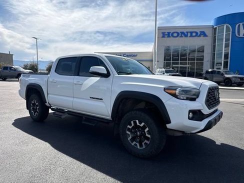 Used 2021 Toyota Tacoma TRD Off-Road w/ TRD Premium Off Road Package AWD/4WD image 1