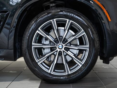 Used 2024 BMW X5 xDrive40i w/ M Sport Package AWD/4WD image 17
