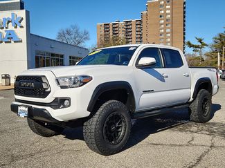 Used 2018 Toyota Tacoma 2WD Double Cab video 1