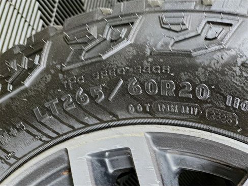 Used 2017 Ford F250 Lariat w/ FX4 Off-Road Package image 34