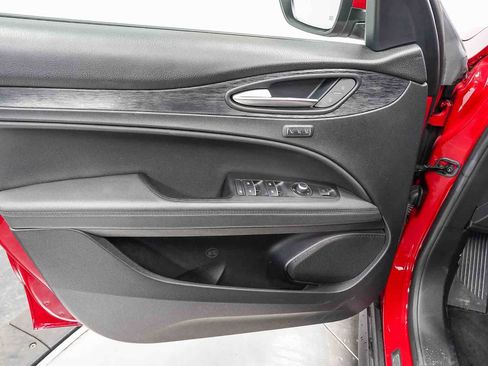 Used 2023 Alfa Romeo Stelvio Sprint RWD image 21