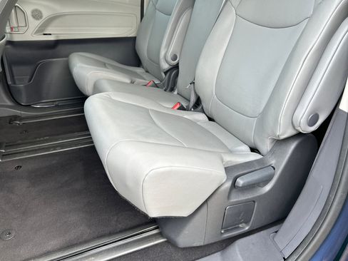 Used 2024 Toyota Sienna XLE image 15