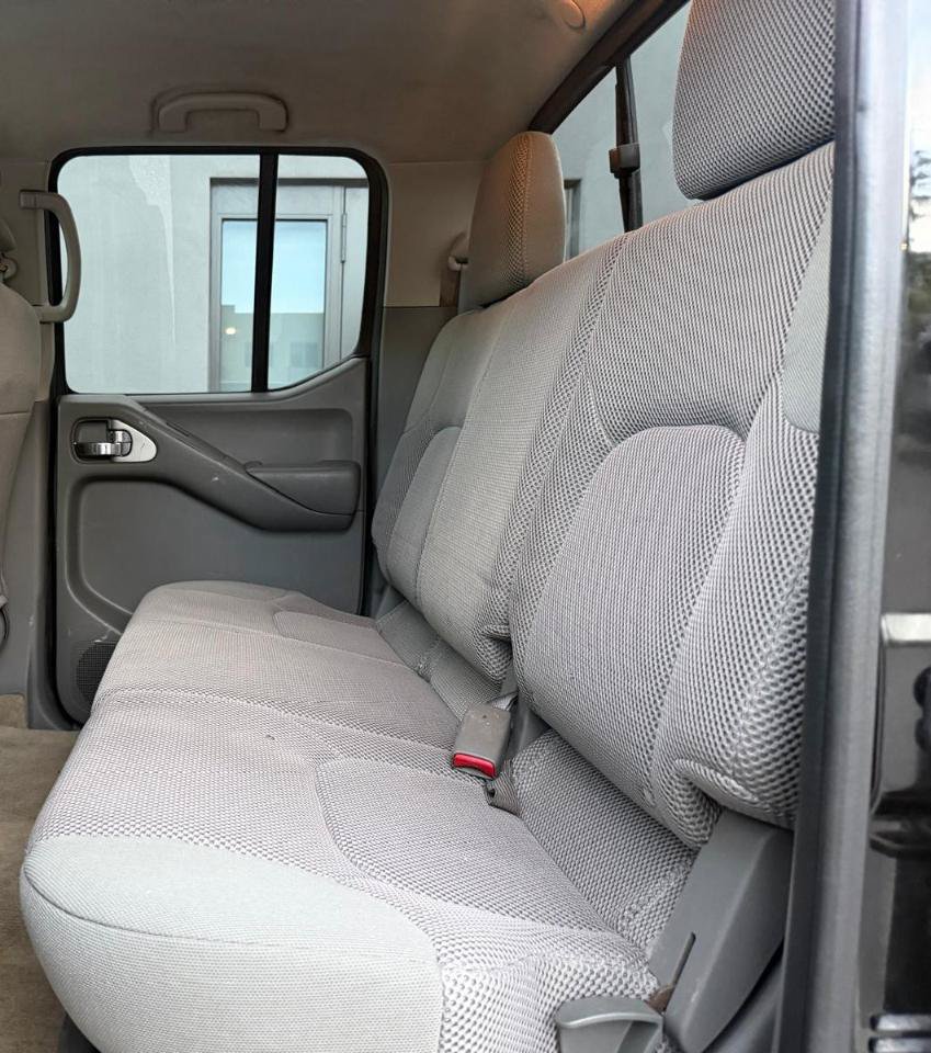 Used 2015 Nissan Frontier SV RWD image 15