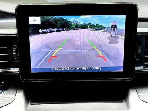 Certified 2022 Ford Explorer XLT w/ Equipment Group 202A RWD image 20