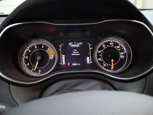 Used 2021 Jeep Cherokee Latitude Lux AWD/4WD image 17