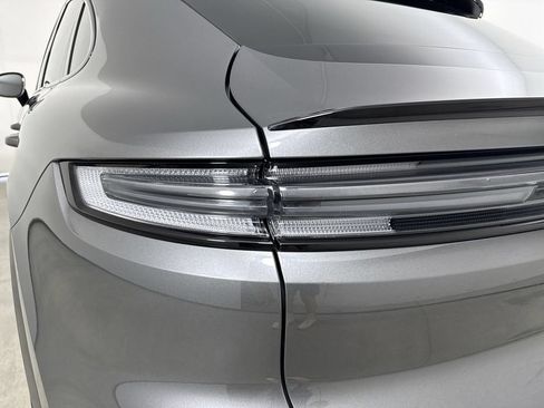Certified 2024 Porsche Cayenne Coupe AWD/4WD image 17