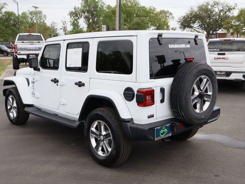 Used 2021 Jeep Wrangler Unlimited Sahara AWD/4WD image 7