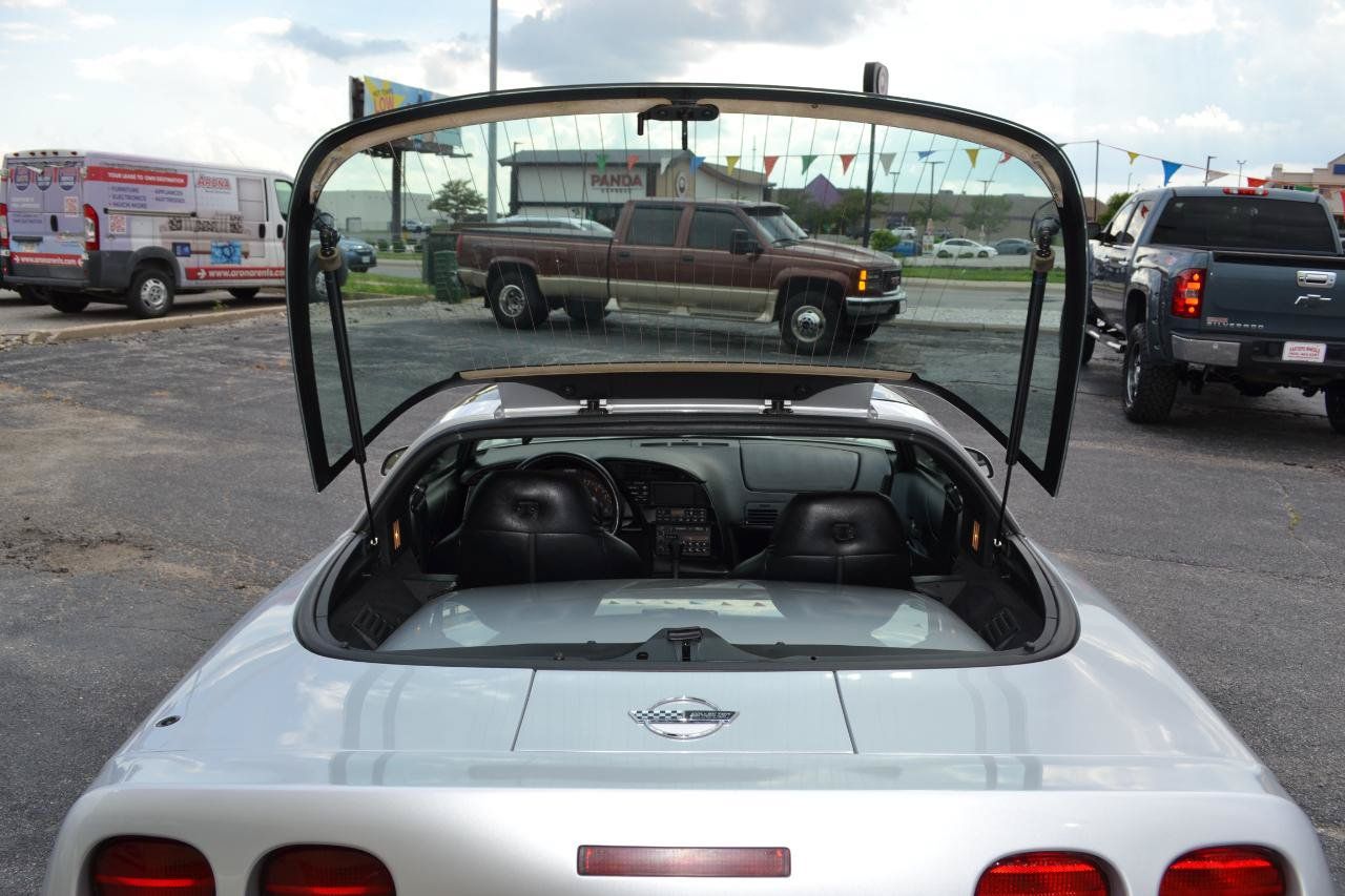 Used 1996 Chevrolet Corvette Coupe RWD image 10