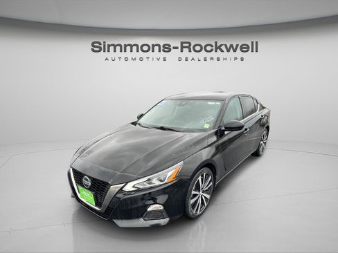 Used 2021 Nissan Altima 2.5 SR FWD image 1