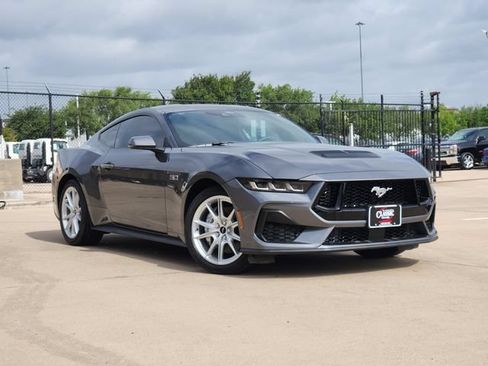 Used 2025 Ford Mustang GT Premium RWD image 2