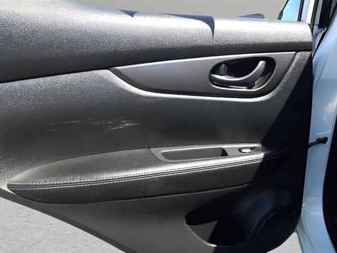 Used 2018 Nissan Rogue Sport S w/ S Appearance Package AWD/4WD image 21