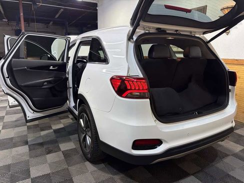 Used 2019 Kia Sorento EX image 13