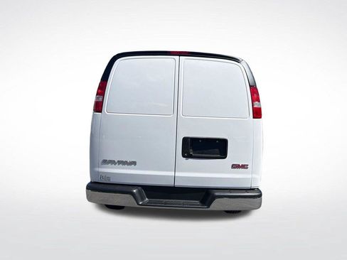 New 2026 GMC Savana 3500 w/ Driver Convenience Package RWD image 4