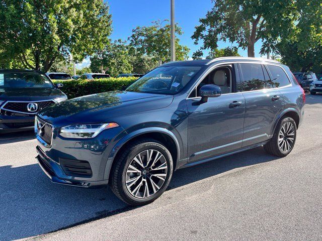 Used 2022 Volvo XC90 T5 Momentum w/ Climate Package FWD image 3