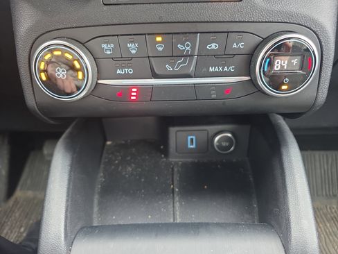 Used 2020 Ford Escape SE image 41