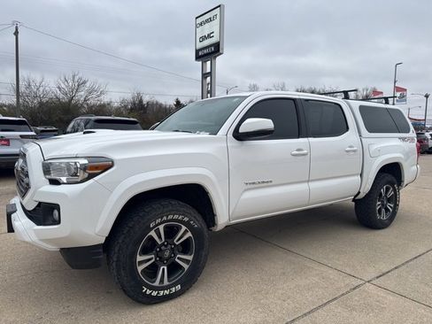 Used 2016 Toyota Tacoma 4x4 Double Cab image 8