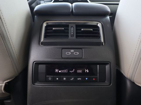 Certified 2024 MAZDA CX-90 Plug-In Hybrid w/ Premium Pkg image 24